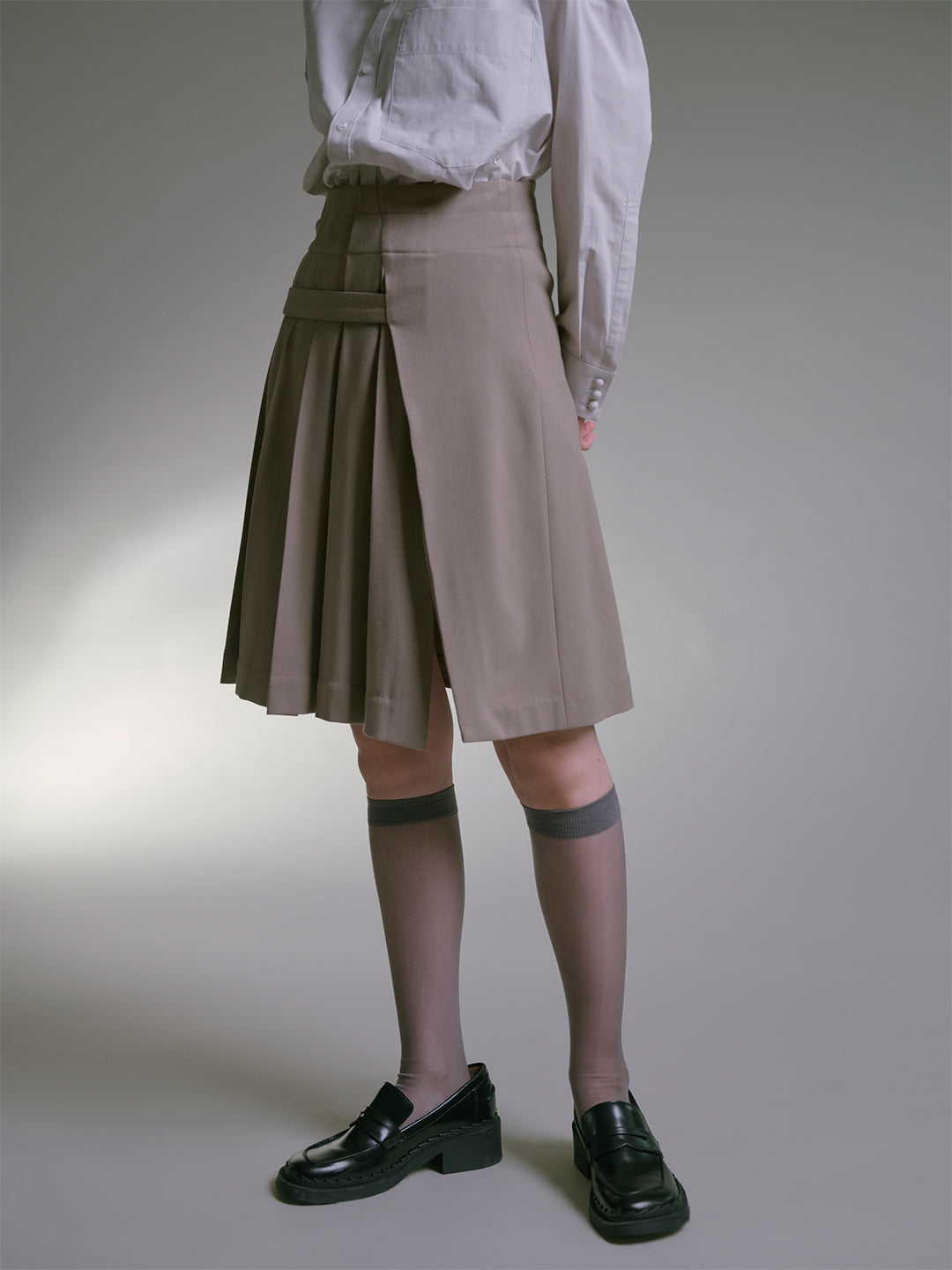 TELPLAN Obrecht Skirt 黒 TĔLOPLAN（テーロプラン）Obrecht Skirt プリーツラップスカート